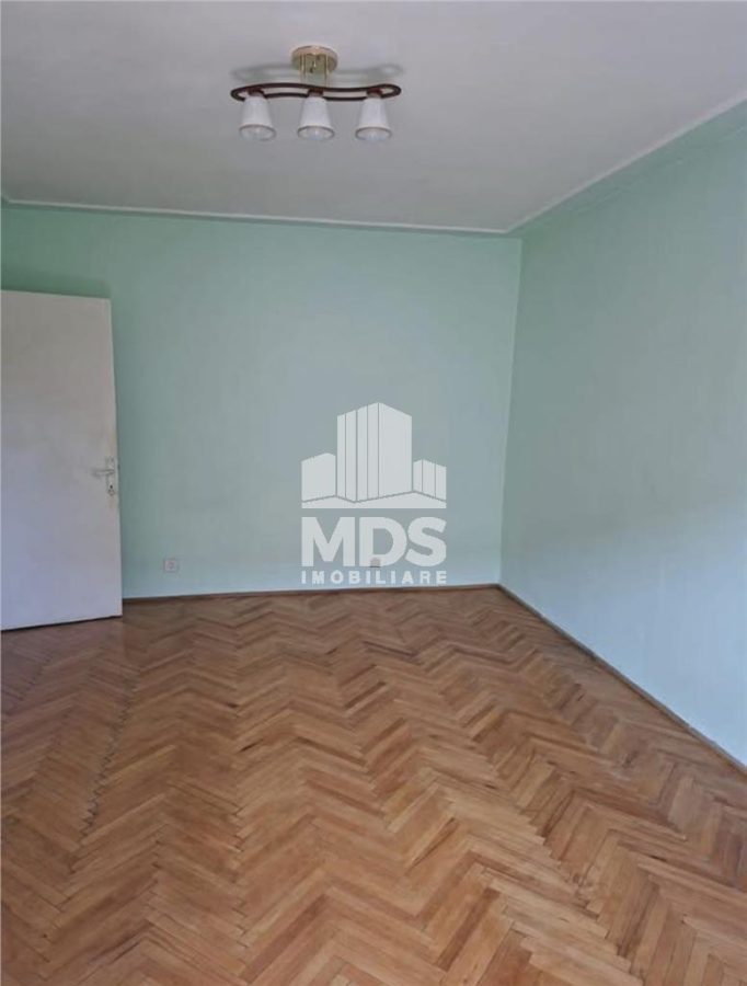 Decomandat la et 3 ?n bloc anvelopat, model mare - foto 3