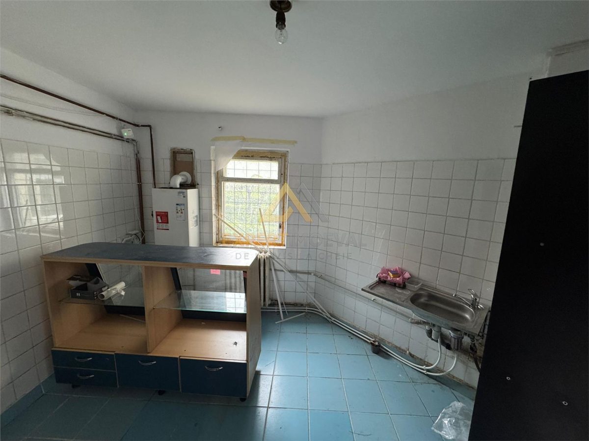 Spatiu comercial de inchiriat pe Bulevardul Republicii - foto 4