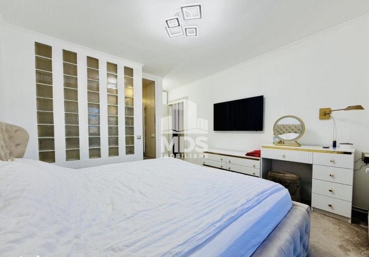 Etaj 1 cu 2 bai, aproape de Mall - 