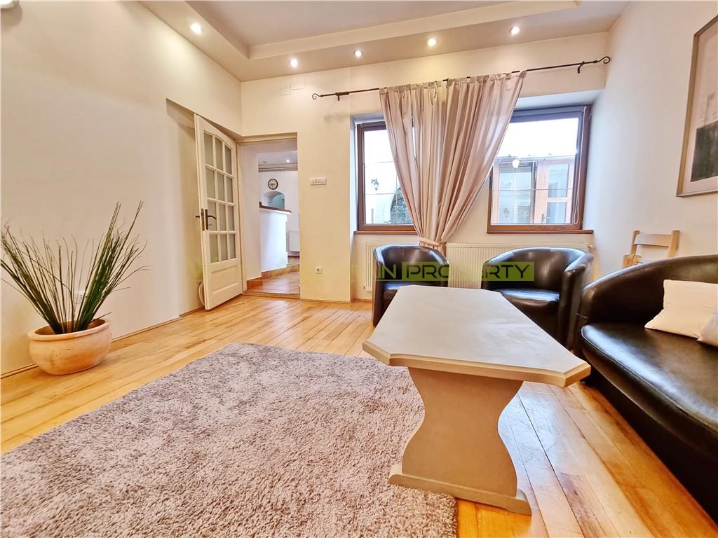 Garsoniera spatioasa de inchiriat in Centrul Istoric al Brasovului - foto 13