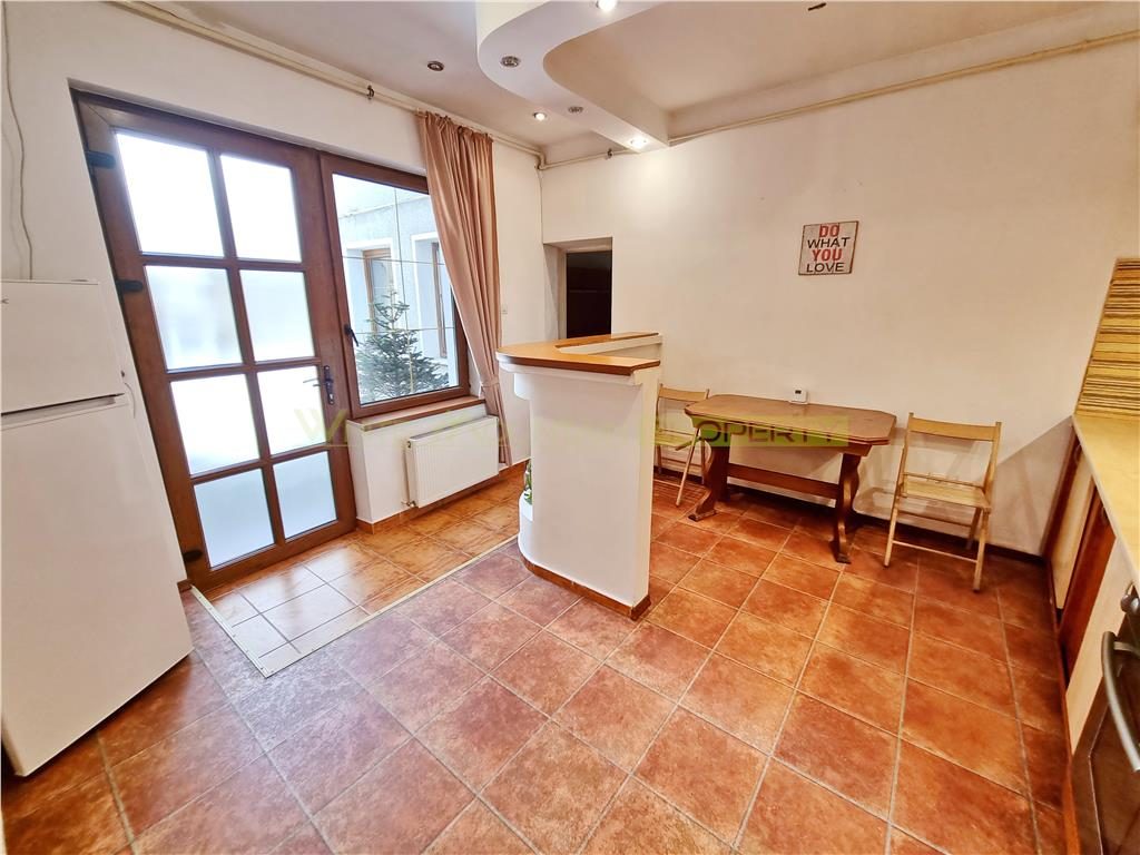 Garsoniera spatioasa de inchiriat in Centrul Istoric al Brasovului - foto 16