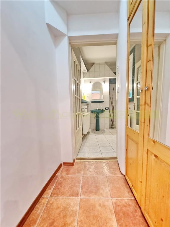 Garsoniera spatioasa de inchiriat in Centrul Istoric al Brasovului - foto 19