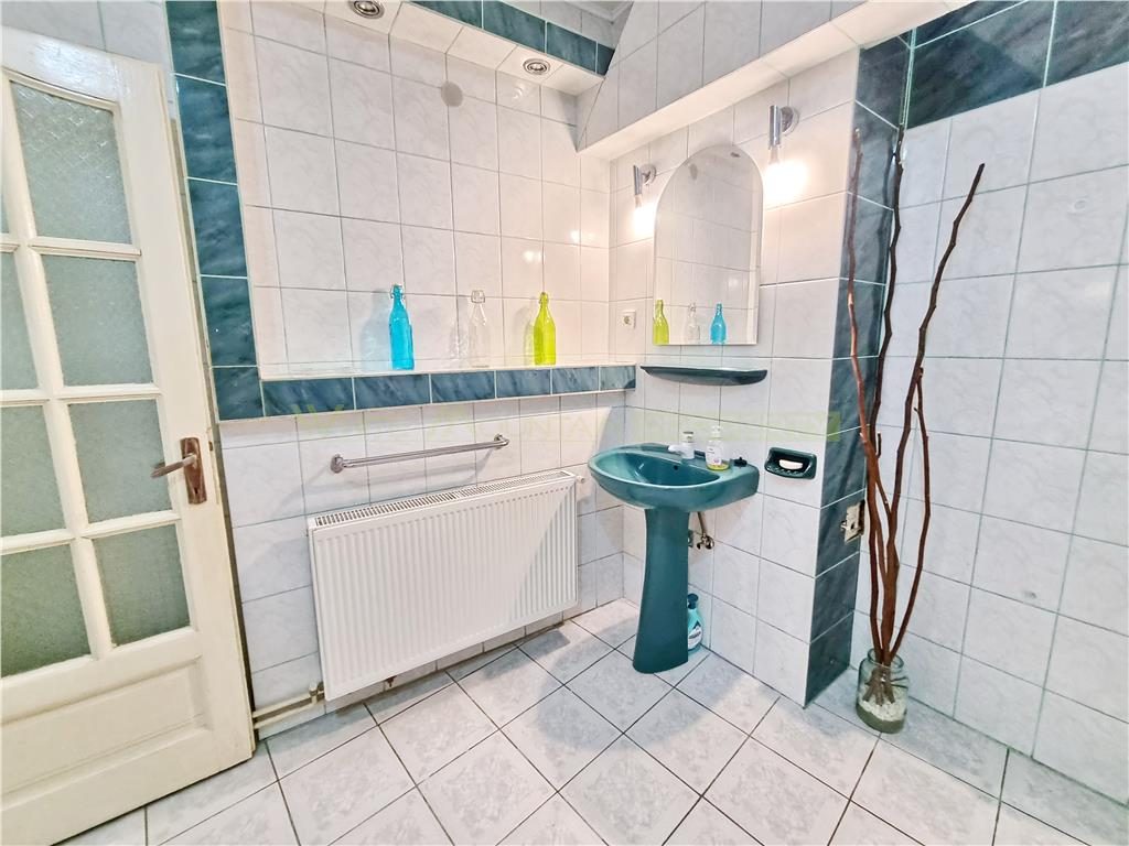 Garsoniera spatioasa de inchiriat in Centrul Istoric al Brasovului - foto 20