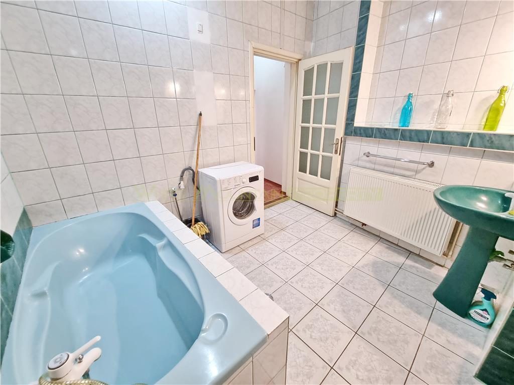 Garsoniera spatioasa de inchiriat in Centrul Istoric al Brasovului - foto 21