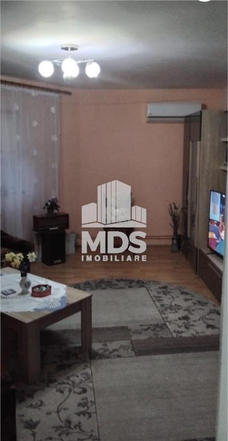 Apartament cu 3 camere in Soarelui - 