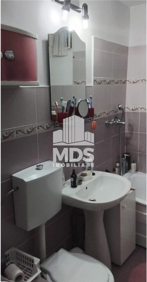 Apartament cu 3 camere in Soarelui - foto 8