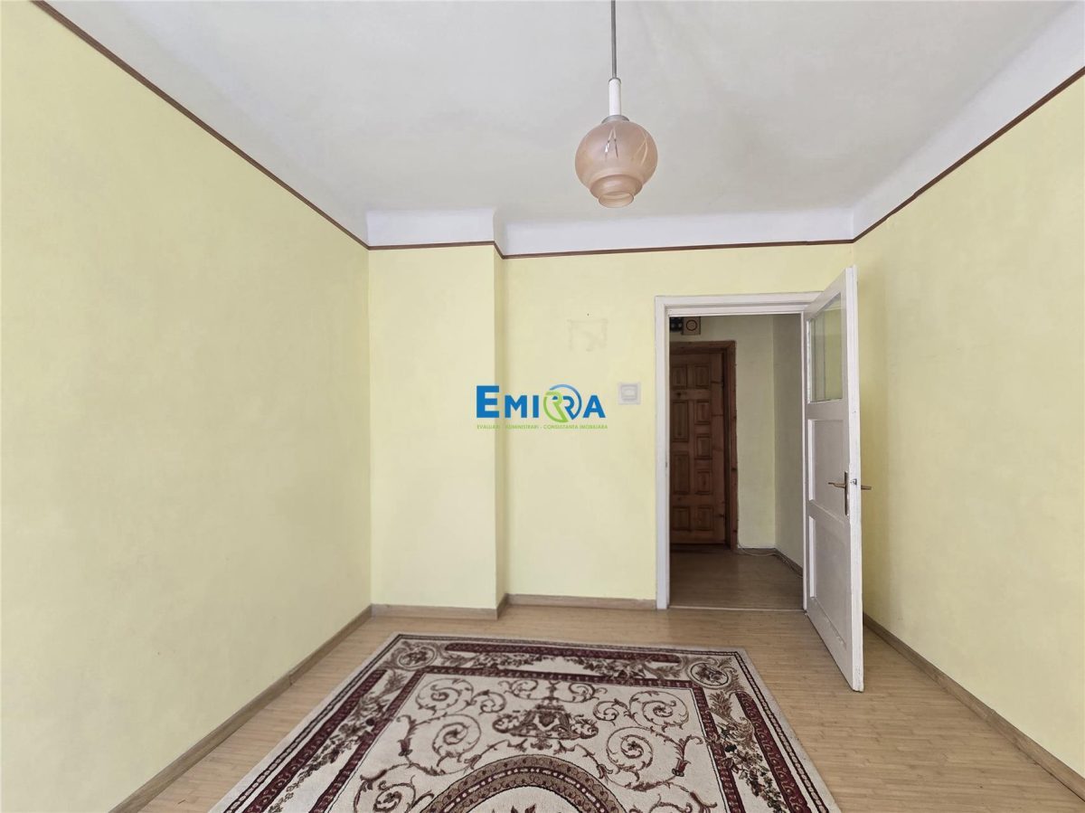 Apartament de vanzare ultracentral Bacau, etaj 1, pozitie premium - 