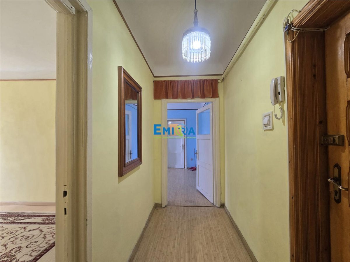 Apartament de vanzare ultracentral Bacau, etaj 1, pozitie premium - foto 3