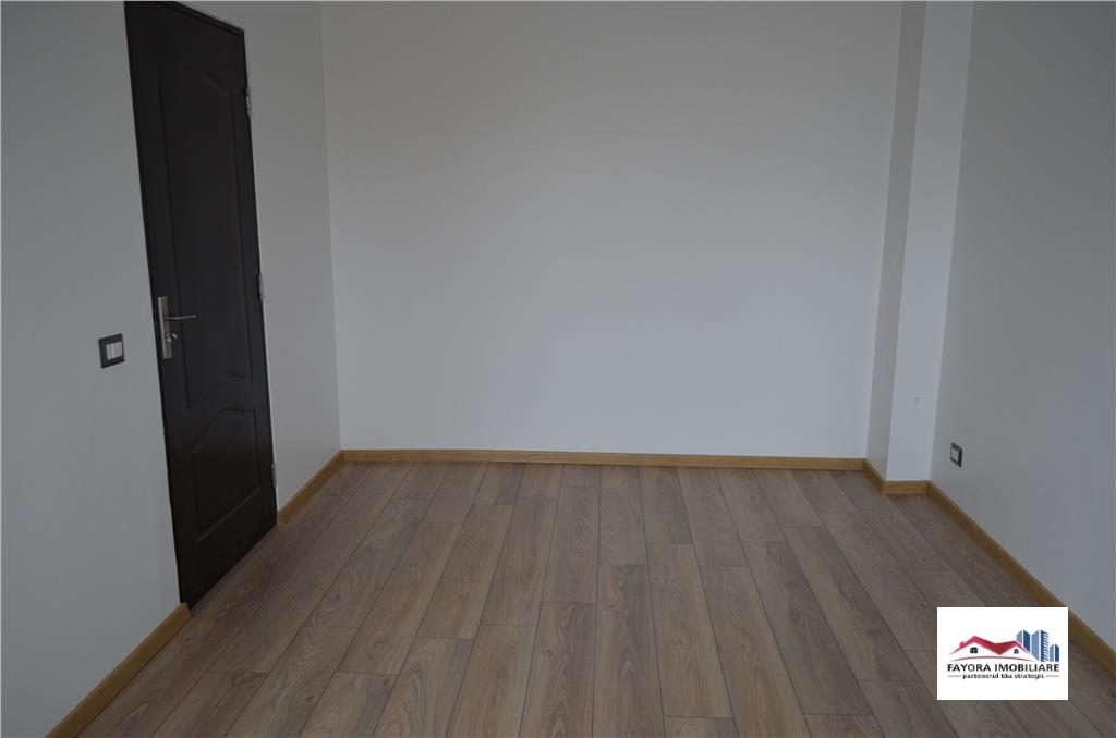 Spatiu Comercial 2 Camere de Inchiriat Zona Ultracentrala - foto 3