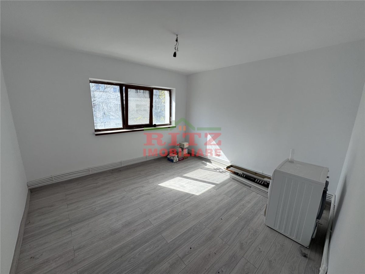 Nou! Garsoniera S=27 mp, decom., et. 2, zona Steaua! - Slatina