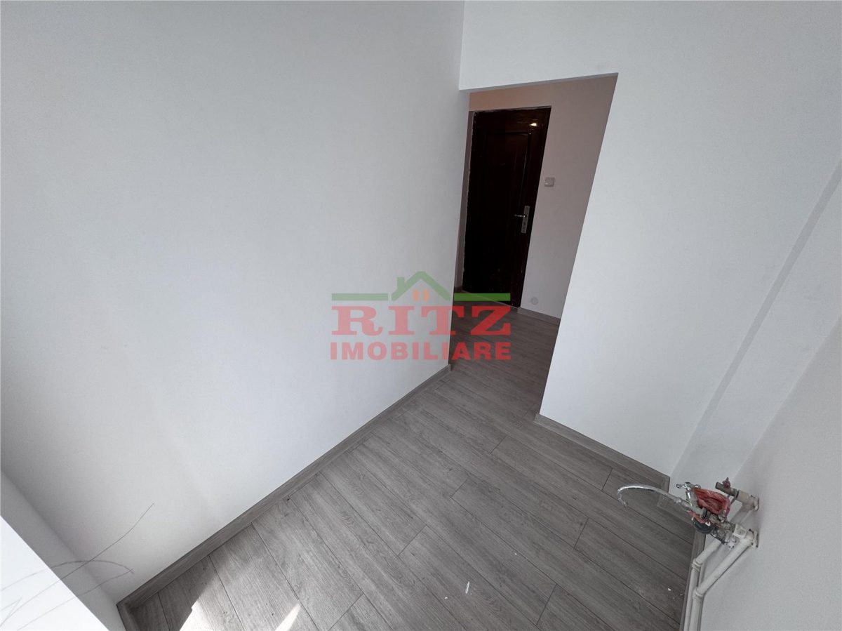 Nou! Garsoniera S=27 mp, decom., et. 2, zona Steaua! - foto 8