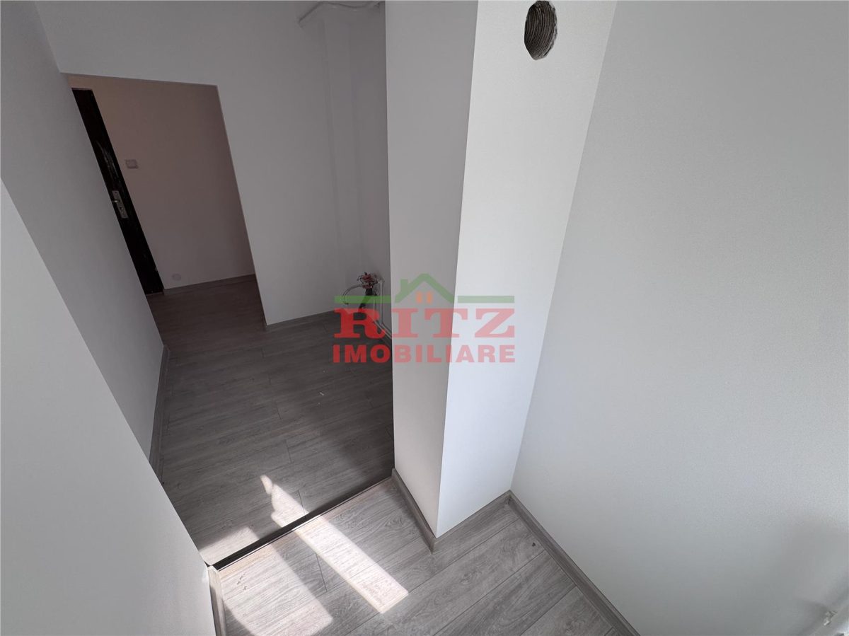 Nou! Garsoniera S=27 mp, decom., et. 2, zona Steaua! - foto 9