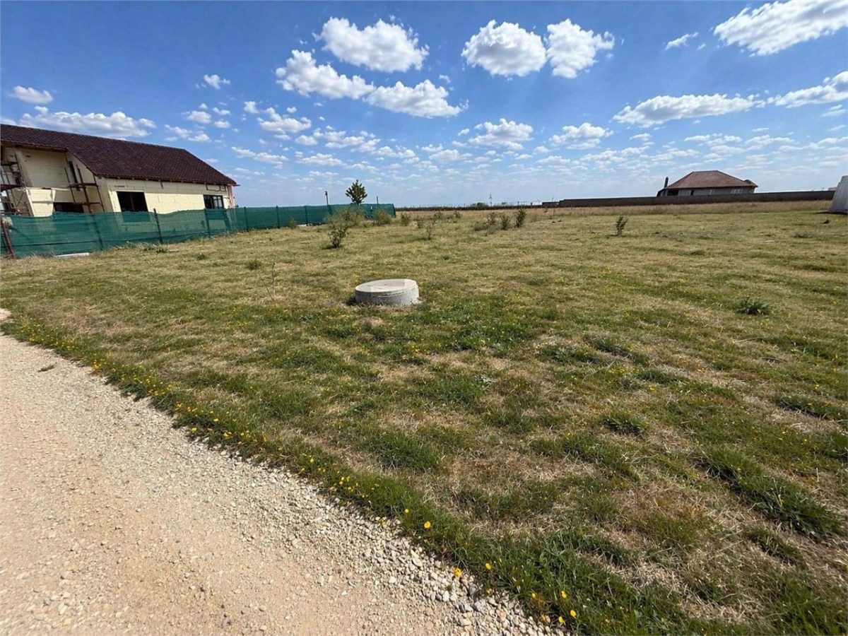 RECO Teren intravilan 500 mp de vanzare in Cheriu, Strada Noua, intre case, utilitati la strada - 