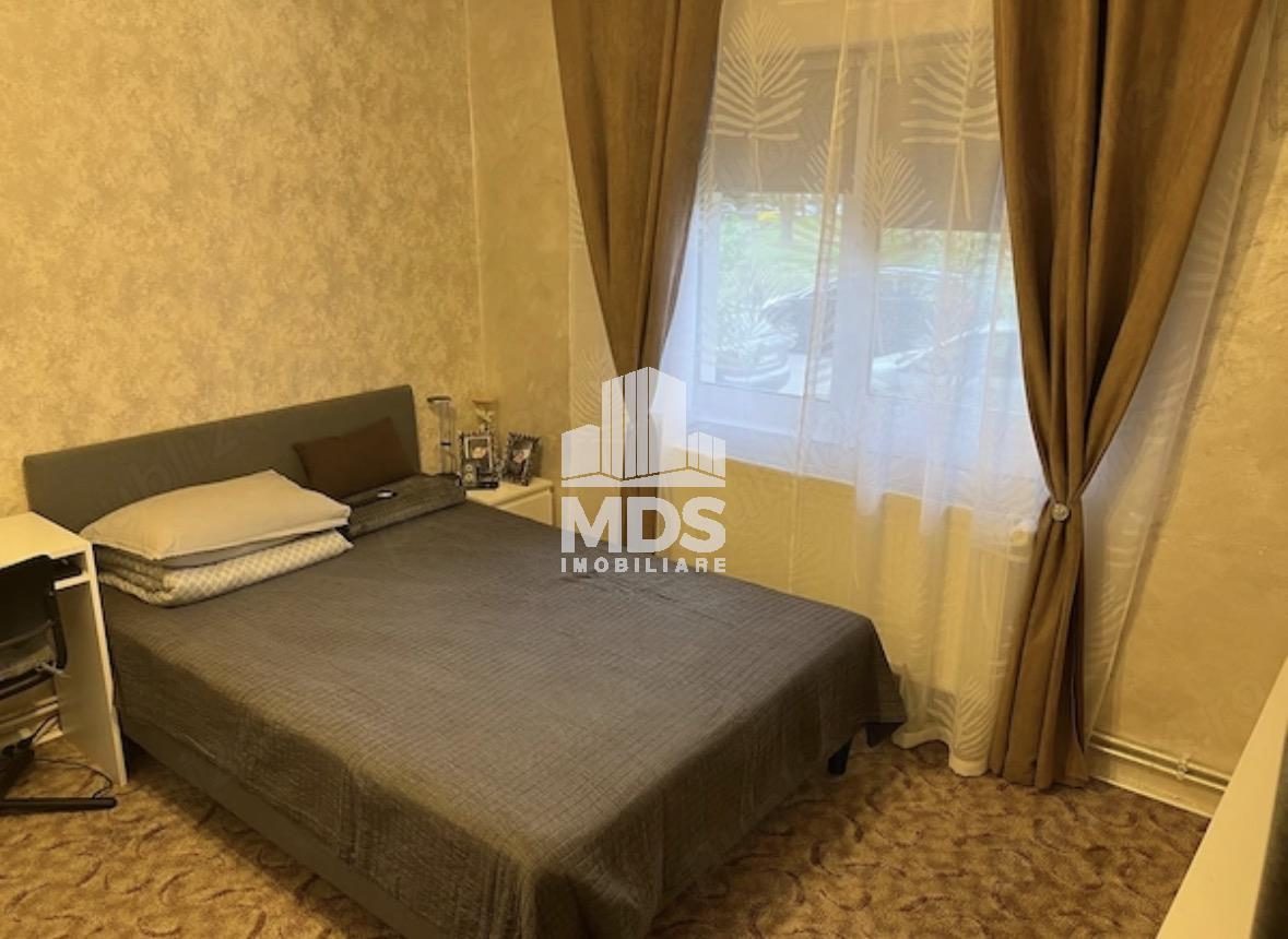 Decomandat, model mare la parter cu balcon - foto 3