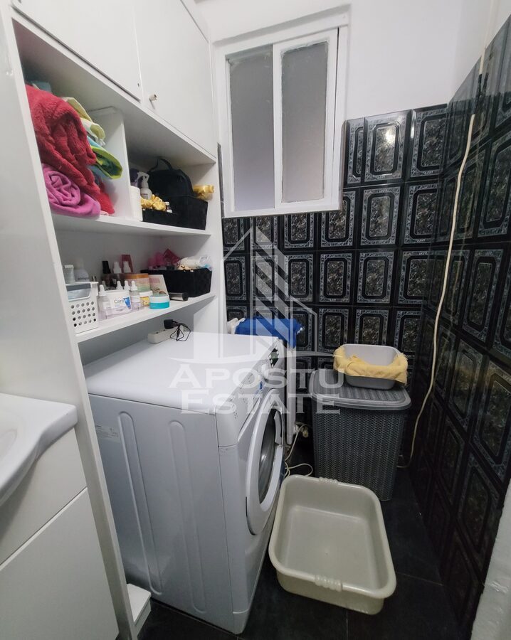 Casa individuala de vanzare, cu 4 camere si 2 garaje, zona Lipovei - foto 15