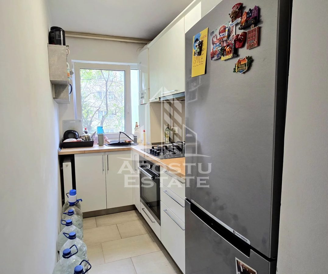 Apartament de vanzare cu 2 camere, etaj intermediar, zona Dacia - foto 5