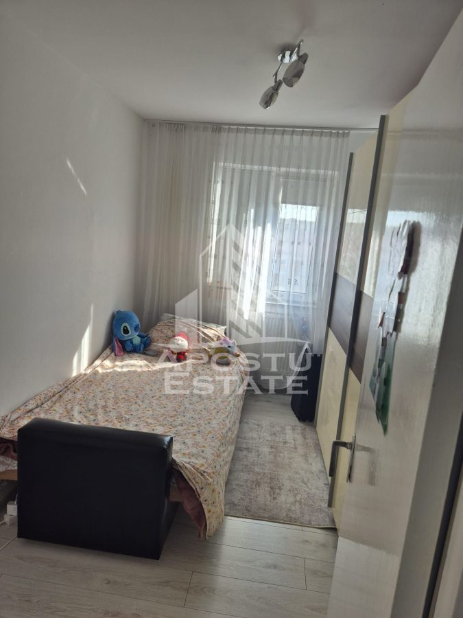 Apartament cu 3 camere,mobilat si utilat cu boxa,Bulevardul Cetatii - foto 12