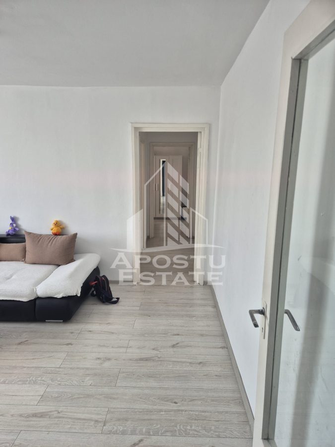 Apartament cu 3 camere,mobilat si utilat cu boxa,Bulevardul Cetatii - foto 14
