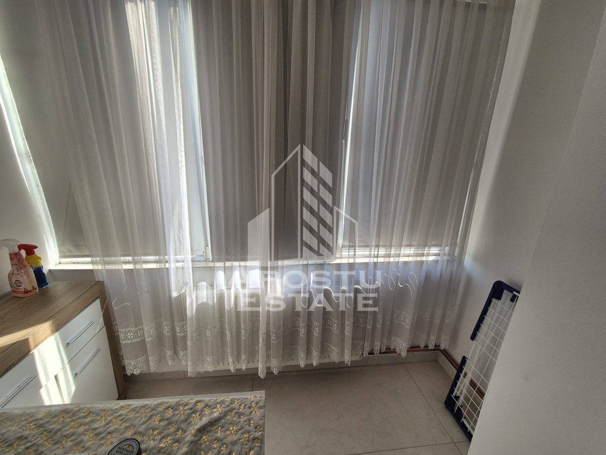 Apartament cu 3 camere,mobilat si utilat cu boxa,Bulevardul Cetatii - foto 10