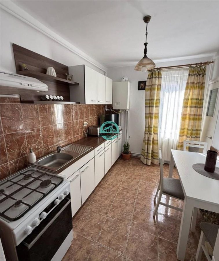 Apartament cu 2 camere, decomandat, etaj 1, in 7 Noiembrie - foto 5