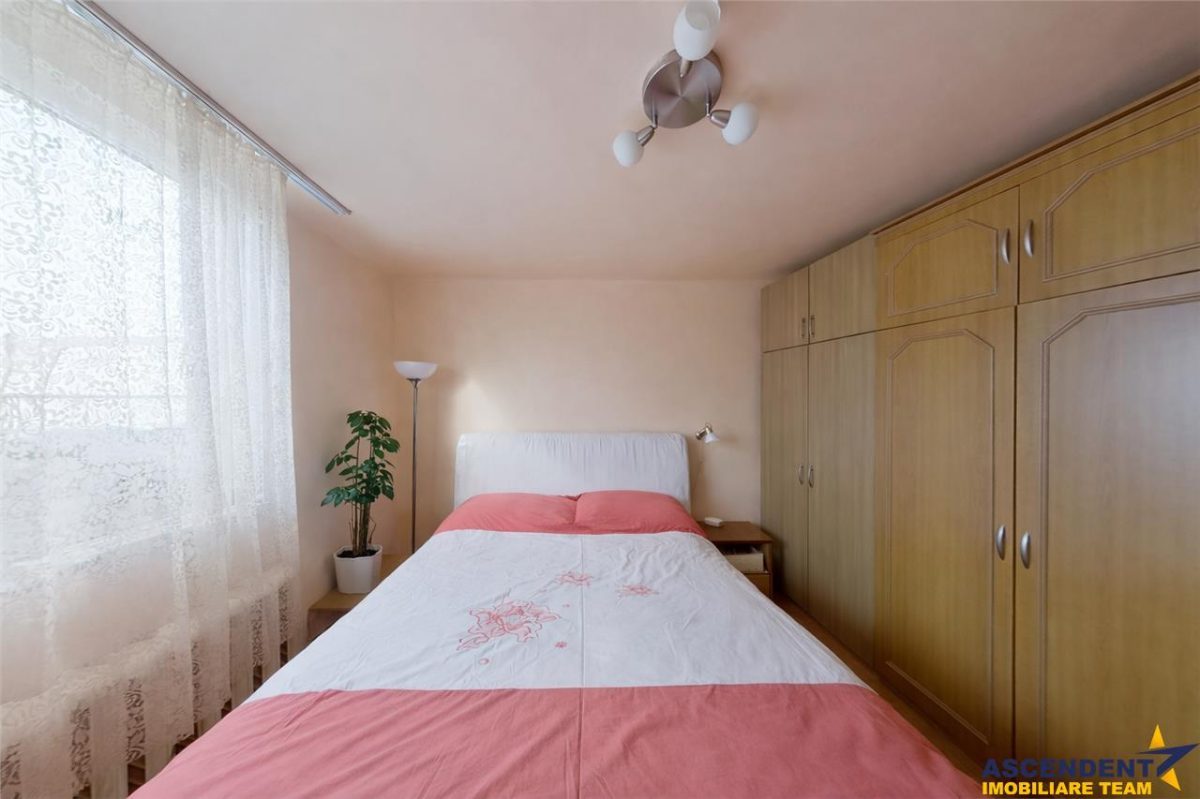 Un colt de liniste la poalele Tampei, Schei -  Casuta singura in curte, Brasov - foto 4