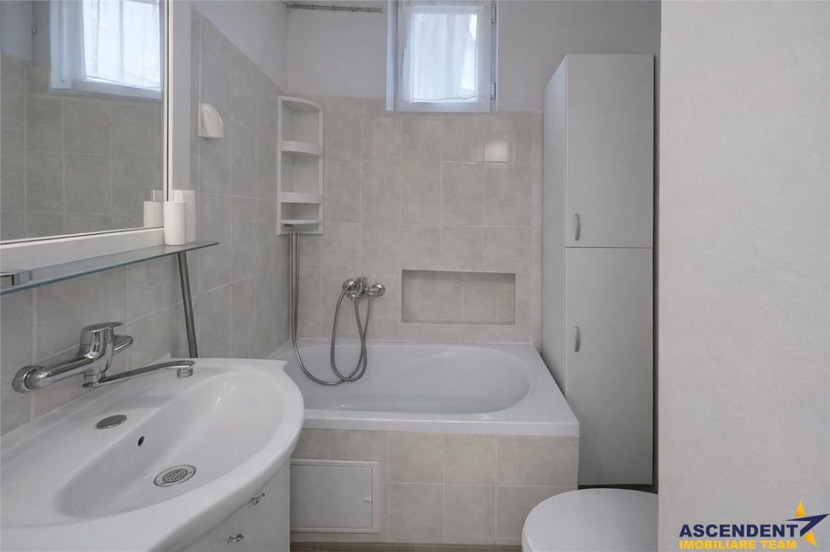 Un colt de liniste la poalele Tampei, Schei -  Casuta singura in curte, Brasov - foto 5