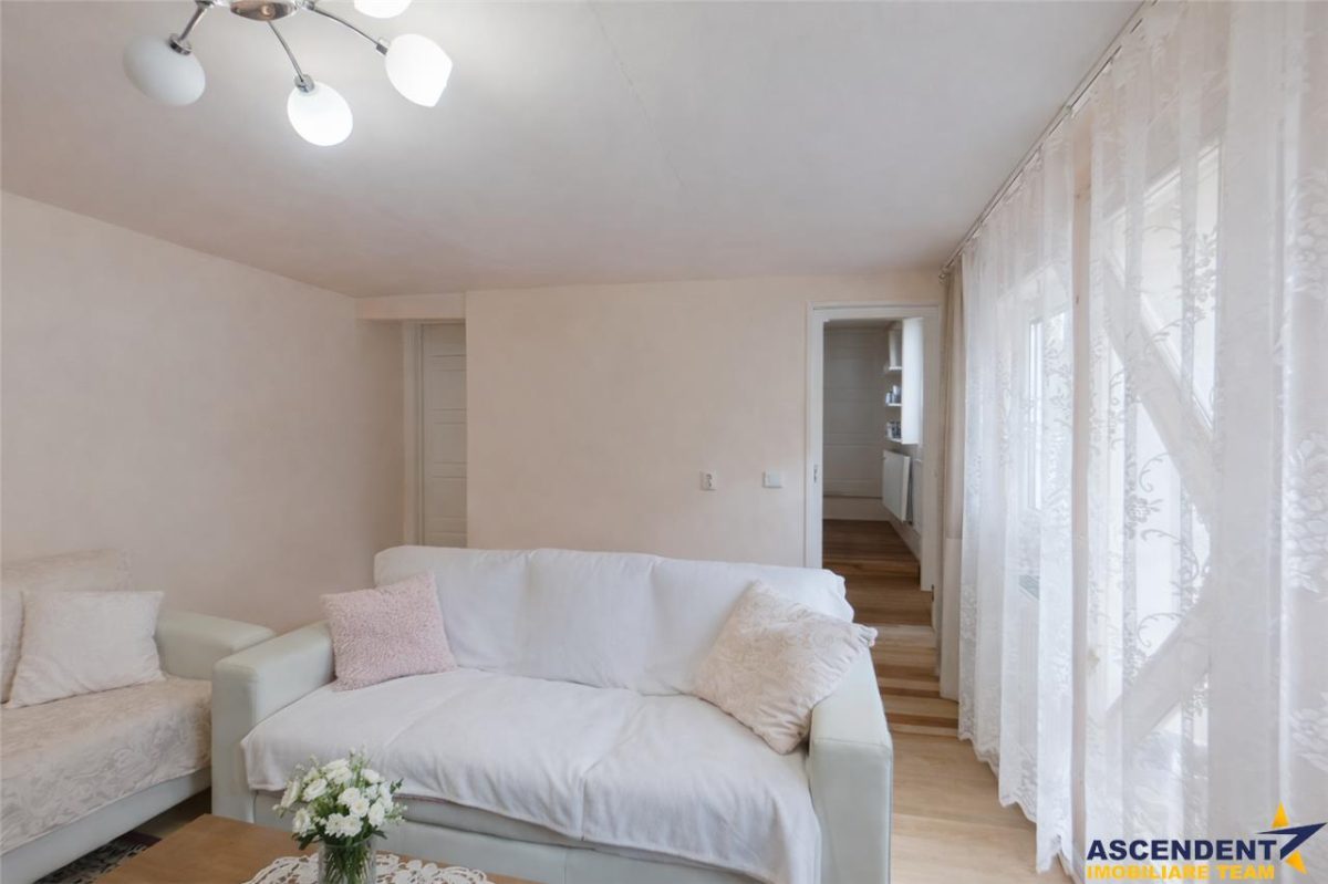 Un colt de liniste la poalele Tampei, Schei -  Casuta singura in curte, Brasov - foto 7