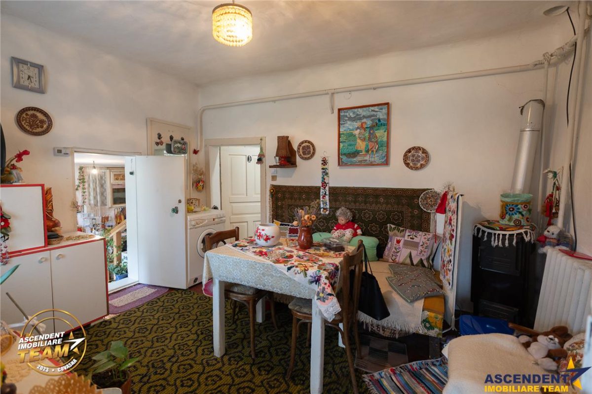 Casa traditionala, cu teren pretios de 534 mp, Targu Secuiesc - foto 13