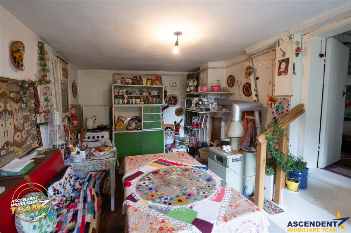 Casa traditionala, cu teren pretios de 534 mp, Targu Secuiesc - foto 10