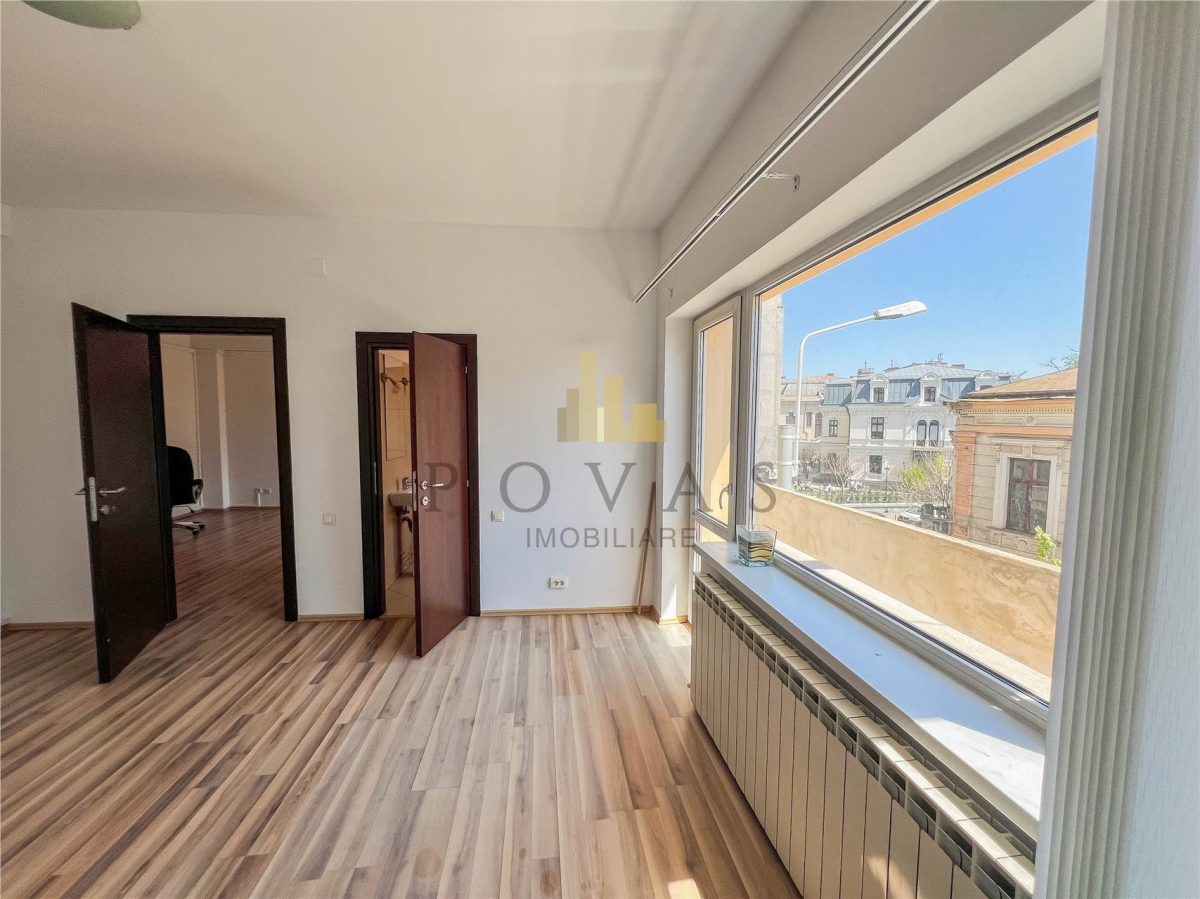 Vanzare Apartament 4 Camere Mosilor - 