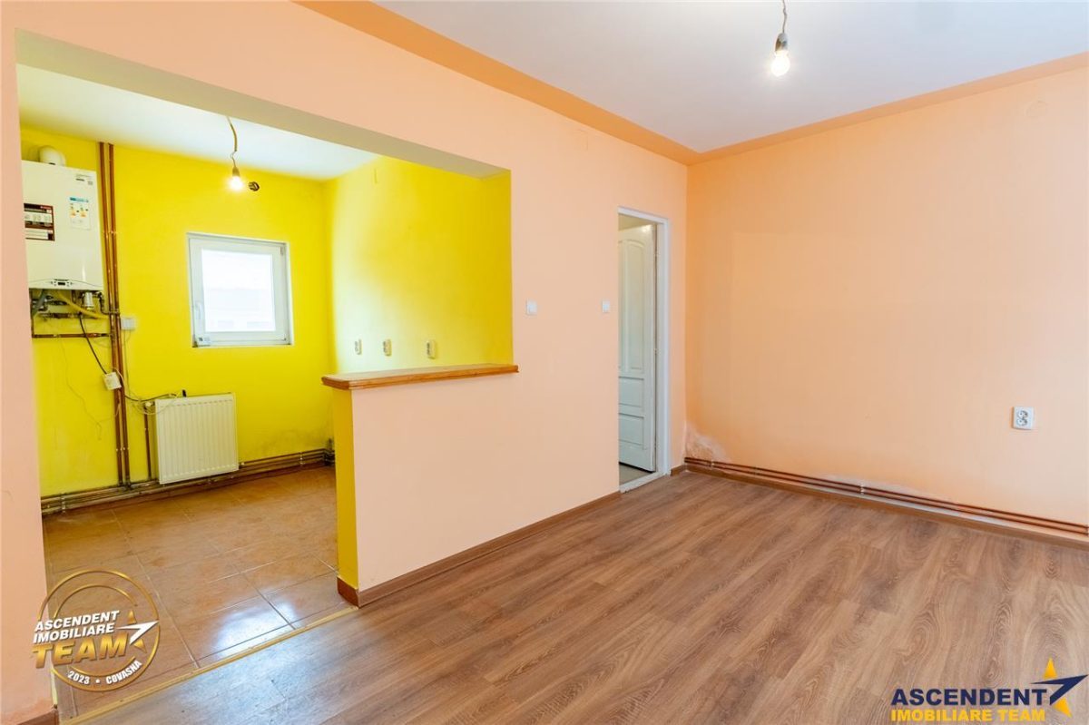 Accesibilitate si farmecul unei case cu garaj, locatie de referinta, Central, Targu Secuiesc - foto 21