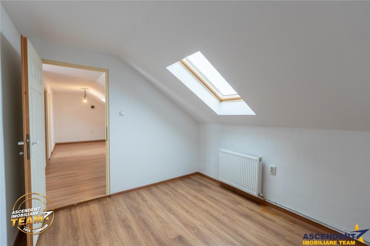 Accesibilitate si farmecul unei case cu garaj, locatie de referinta, Central, Targu Secuiesc - foto 23