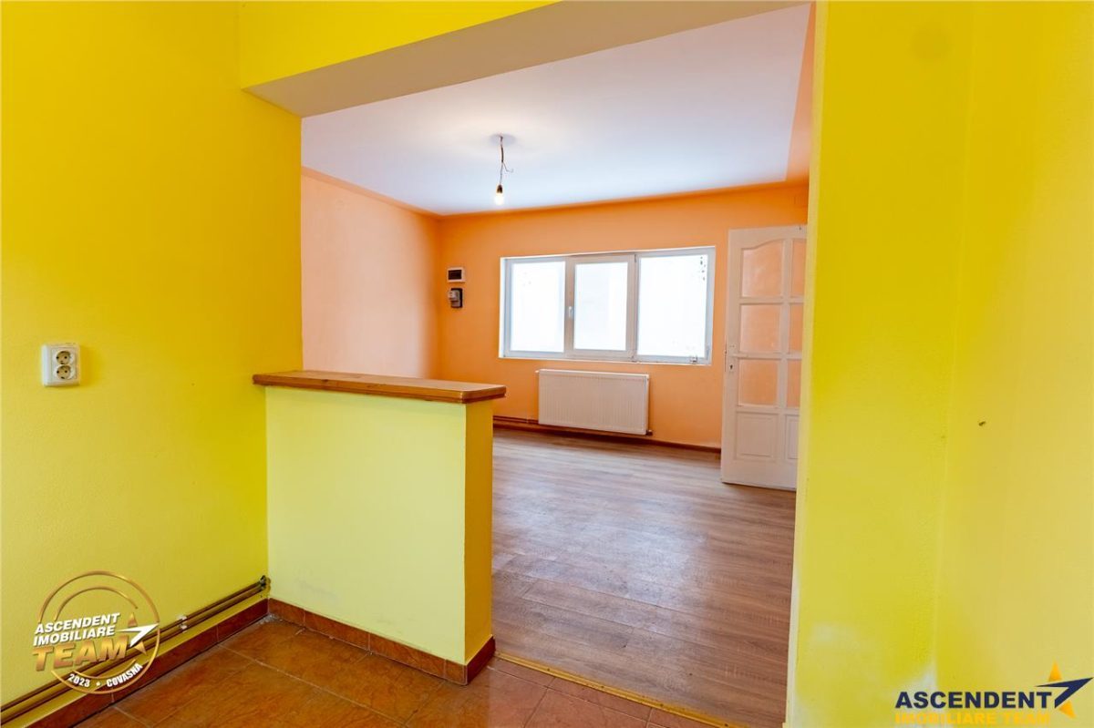 Accesibilitate si farmecul unei case cu garaj, locatie de referinta, Central, Targu Secuiesc - foto 9