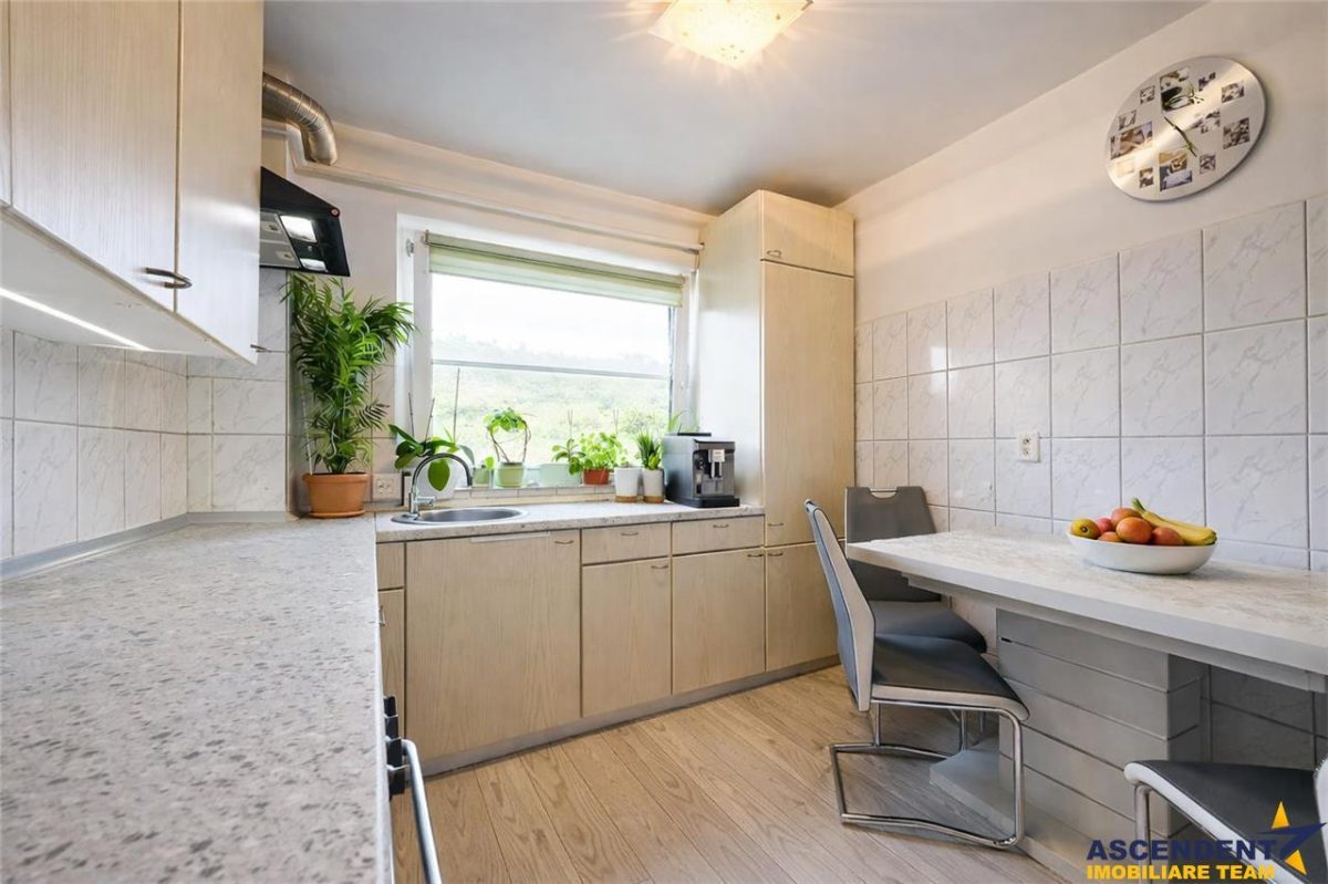 LIVE! Camin decomandat,4 camere,2 bai, conditii apreciabile,Ciucului,Sfantu Gheorghe - foto 3