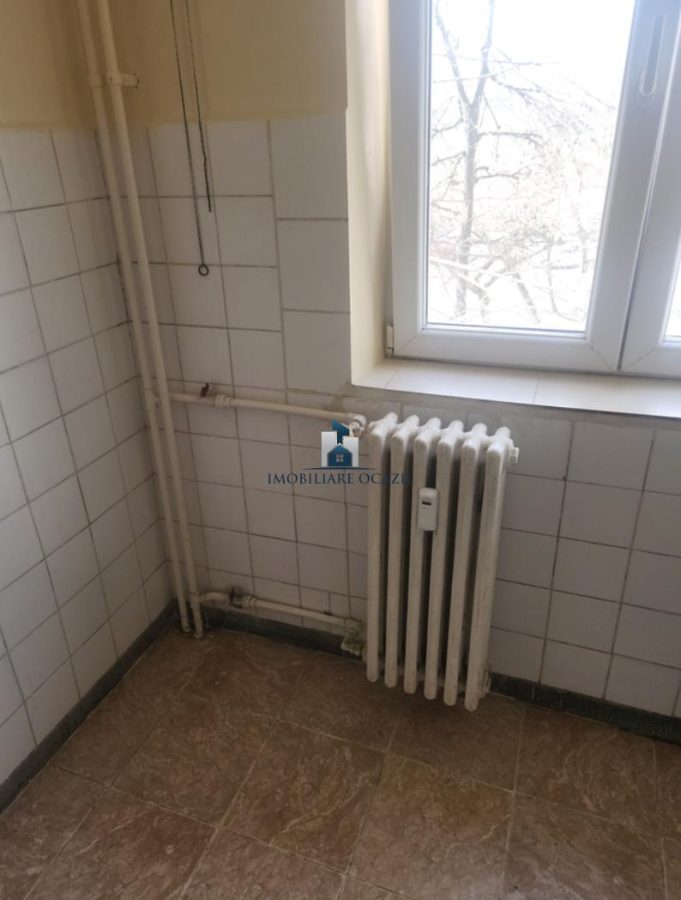 Inchiriere Apartament 4 Camere Semidecomandat Aparatorii Patriei-Moldovita - foto 6