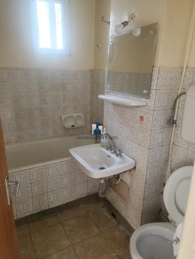 Inchiriere Apartament 4 Camere Semidecomandat Aparatorii Patriei-Moldovita - foto 10