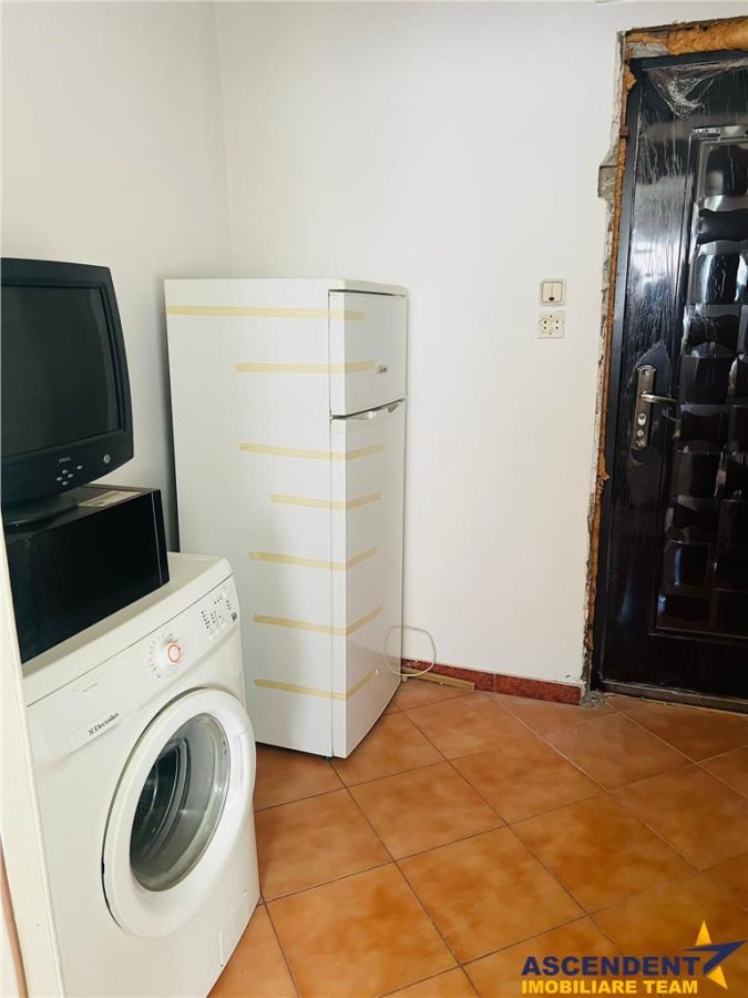 Garsoniera 24 mp de vanzare in Sacele - zona Electroprecizia - foto 2
