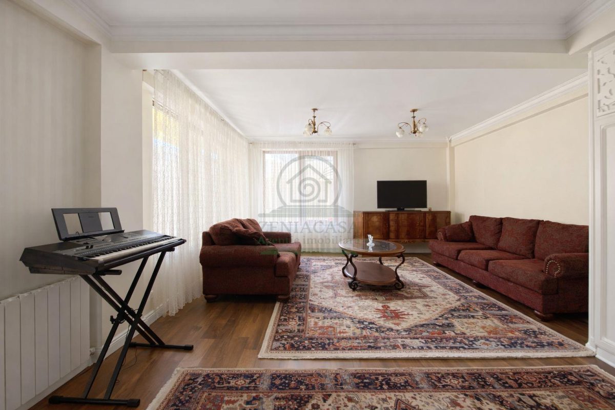 Apartament Centru Iasi pe doua nivele 120 mp + gradina 70 mp - 