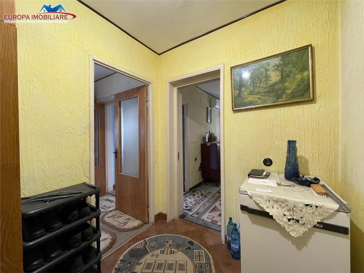 Apartament cu 2 camere de vanzare zona BIG Tulcea - foto 6