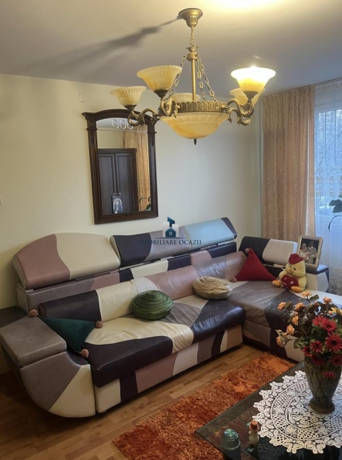 Vanzare Apartament 3 Camere Semidecomandat Berceni-Izvorul Crisului - 