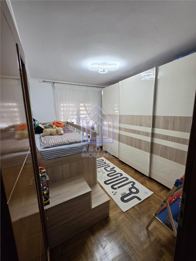 Apartament cu 3 camere - complet mobilat si utilat - foto 8