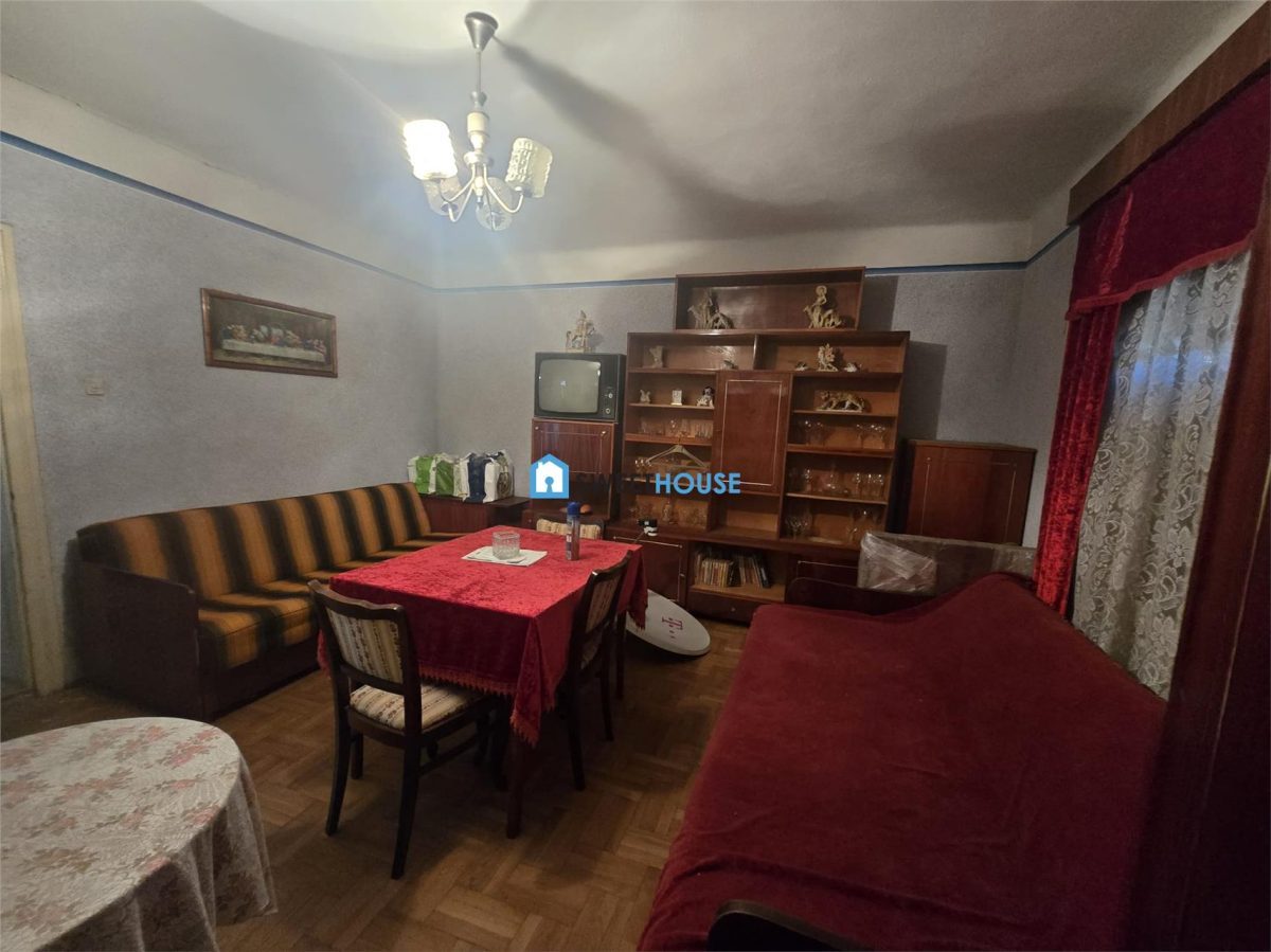 Casa cu ttei camere in zona centrala - foto 6