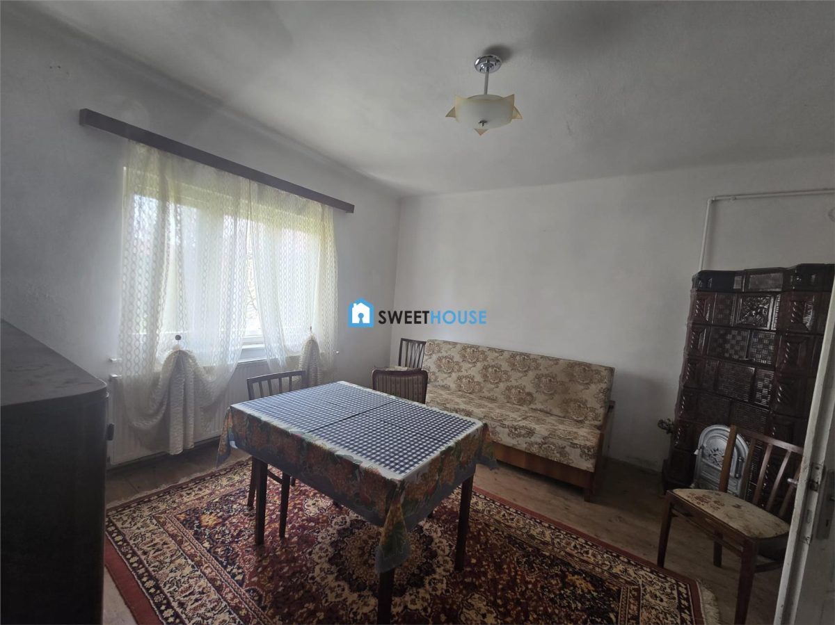 Casa cu ttei camere in zona centrala - foto 10