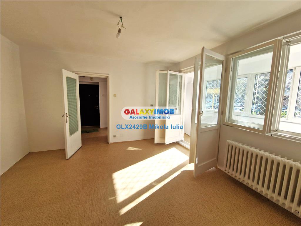Apartament 3 camere decomadat 2 min Metrou Lujerului - 