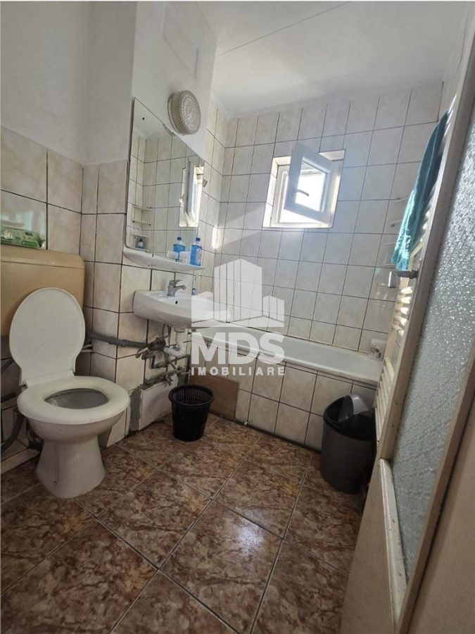 Decomandat la etaj 3 cu 2 balcoane - foto 6