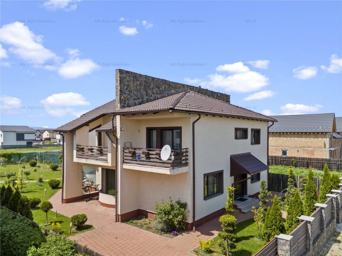 Comision 0% Vila superba in Sanpetru  5 camere si teren de 1644 mp - 