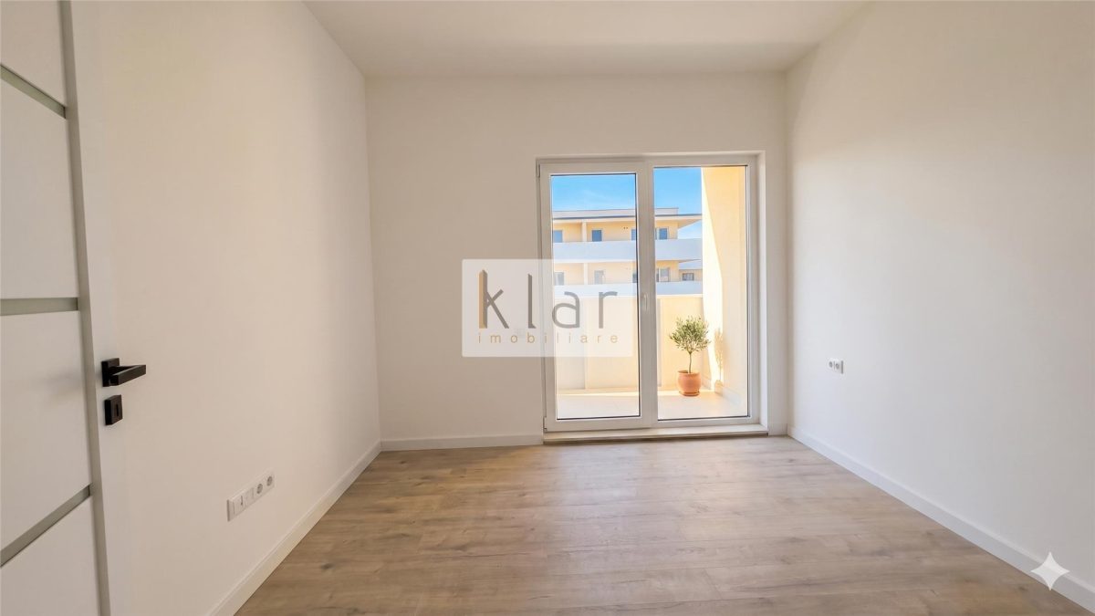Apartament FINISAT 3 camere 56.1mp, terasa 26.6mp, Floresti, str. Eroilor - foto 4
