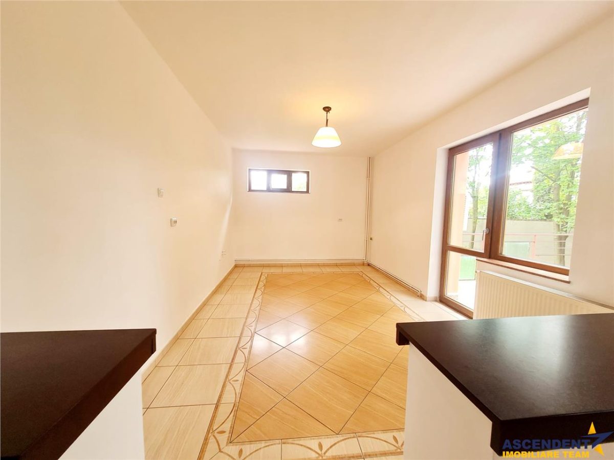 Vila impetuoasa pe 700mp teren:Spatiu versatil pentru locuinta/afacere Premium - foto 22