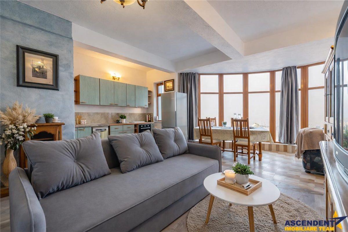 Studio, regim in vila, areal pretios, terasa, vedere panoramica, Central, Brasov - 