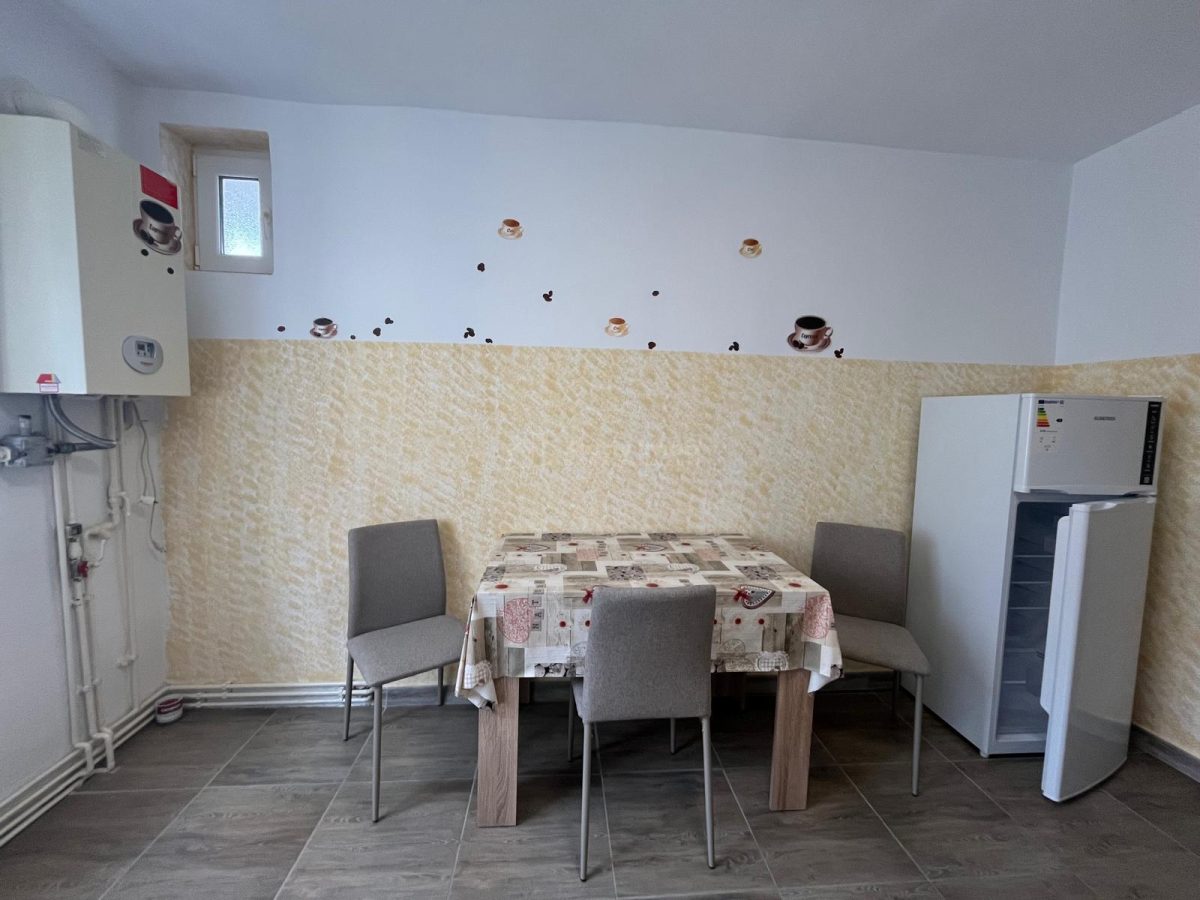 Lugoj, Ap., 2 Cam, Et., 2   Zona Micro 3, Langa Gradinita - foto 20